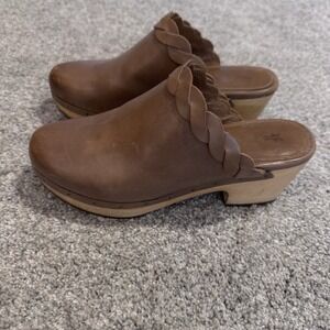 FRYE Boots Womens Clogs Size 7.5 M Brown Leather Mule Clog